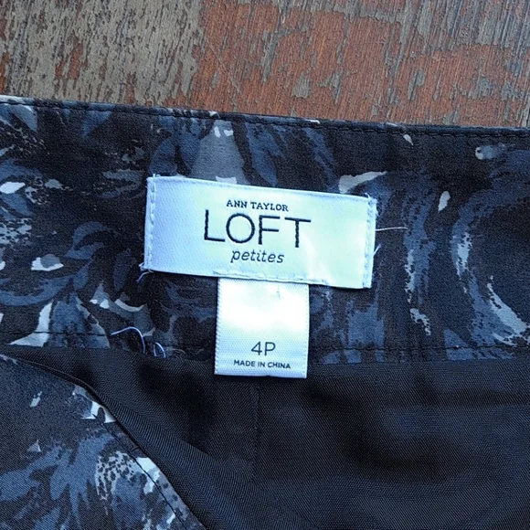 🌻3/$15🌻 LOFT skirt - Picture 4 of 10